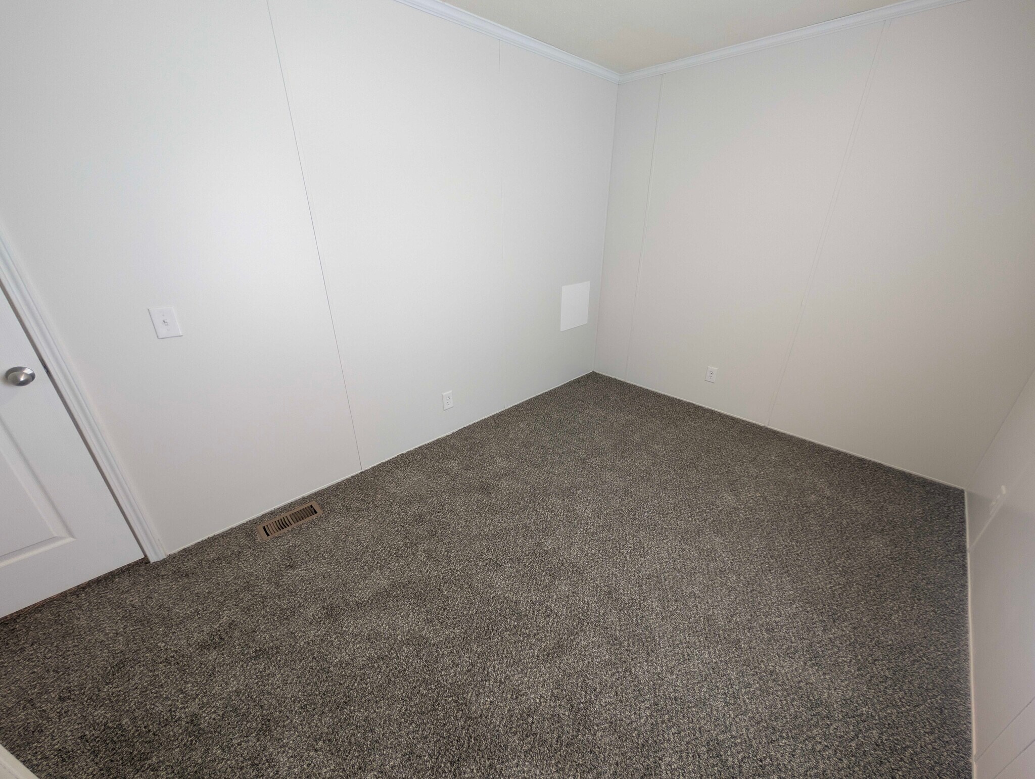 Building Photo - 16016 Villaire Ave
