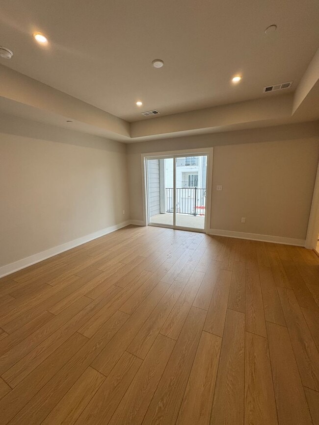Building Photo - Stylish West Nashville 3 bed 2.5 bath - Pet Friendly