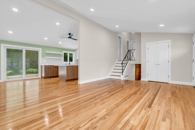Building Photo - 61 Cornell Dr