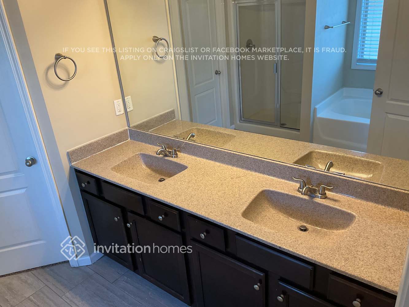 Building Photo - 1646 Rolling View Way SE