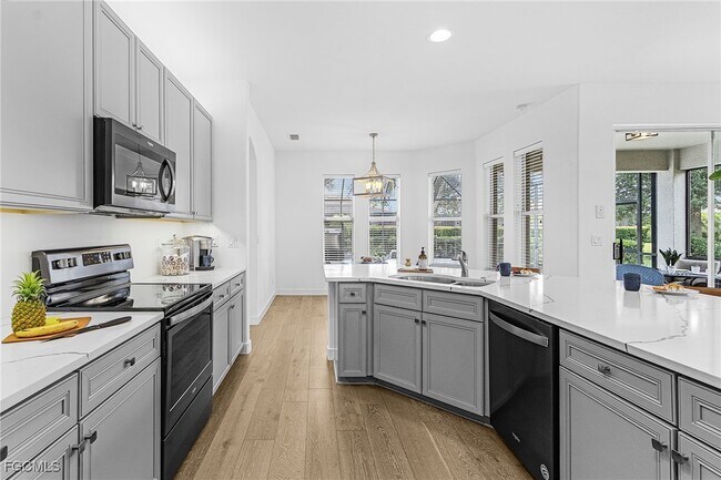 Building Photo - 13060 Sail Away St