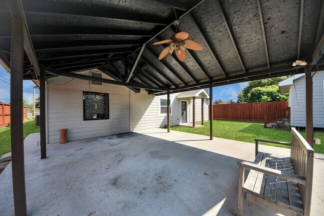 Building Photo - 602 Fostoria Ln