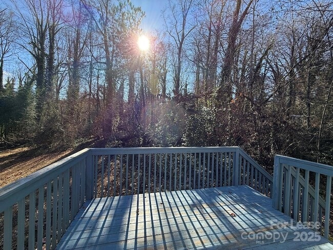 Building Photo - 331 E I St