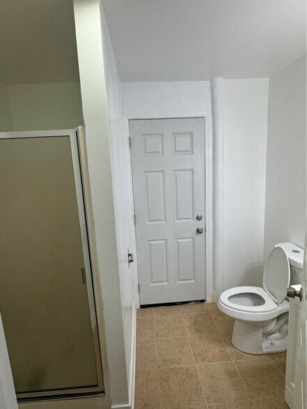 Building Photo - 8960 Helms Pl