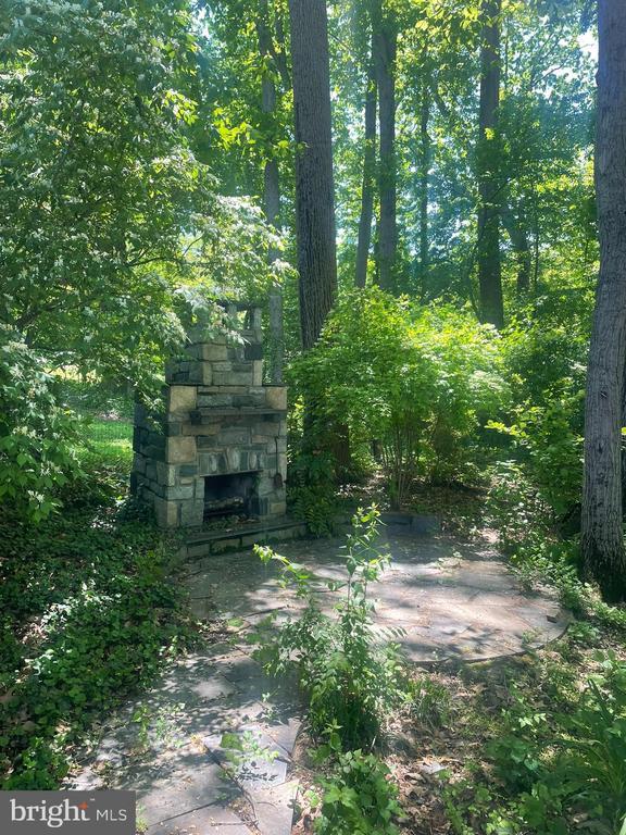 Building Photo - 1666 Hemlock Cir