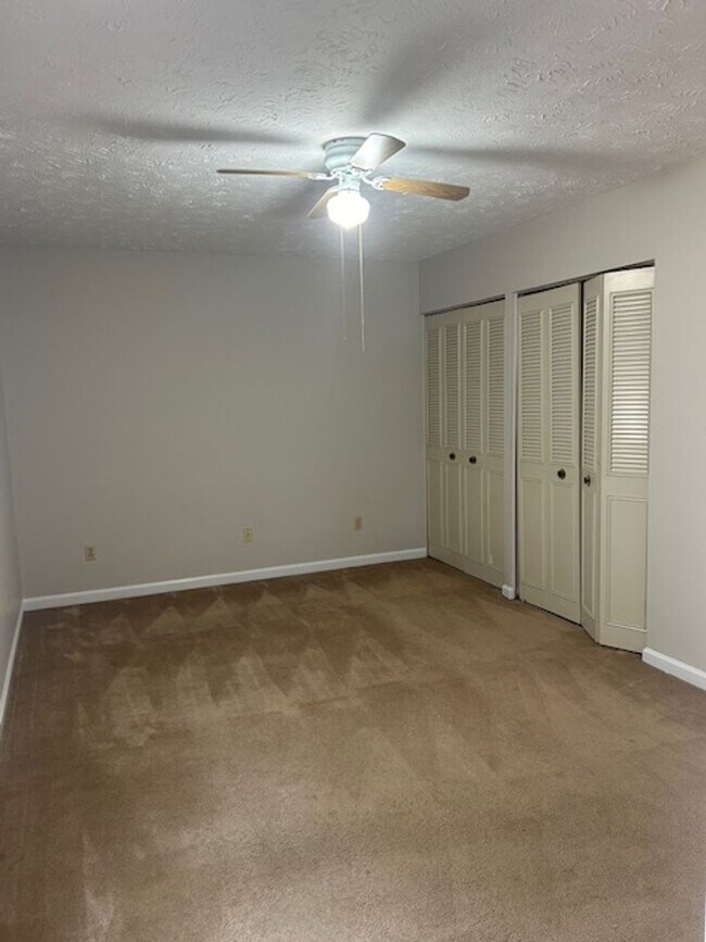 Building Photo - 6 or 18 MONTH LEASE AVAILABLE