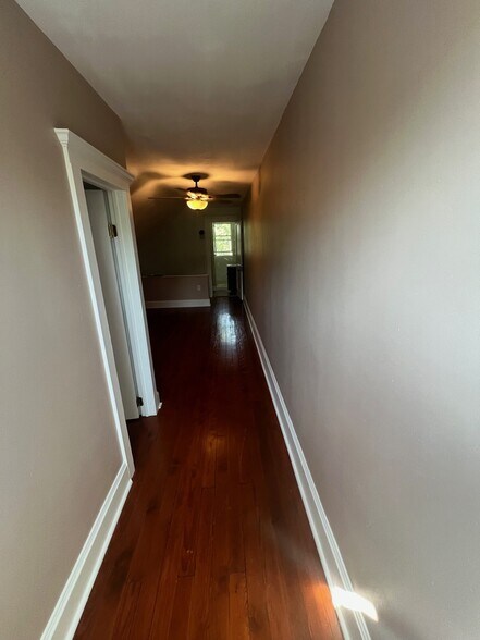 Building Photo - 908 Porter St