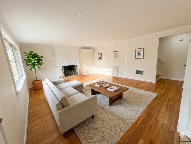 Building Photo - 18021 SW Tualata Ave