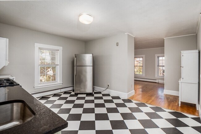 Building Photo - 179 Main St