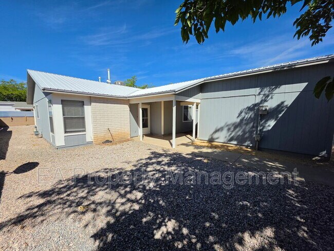 Building Photo - 4819 Platinum Loop NE