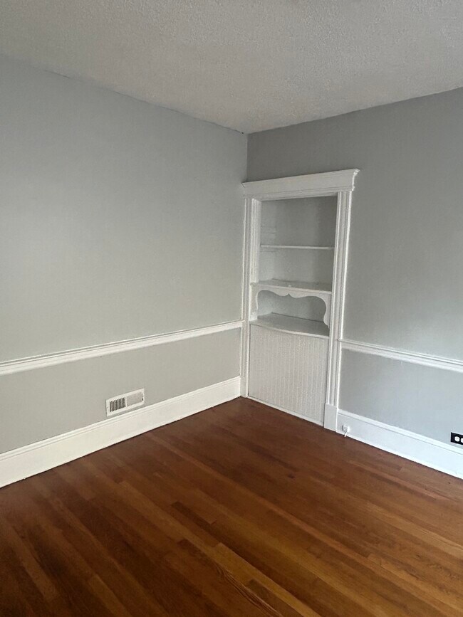 Dining room - 40 Sterling St