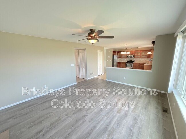 Building Photo - 7168 Prairie Wind Dr