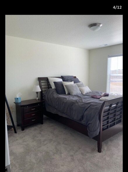 Building Photo - 27335 E Alder Dr