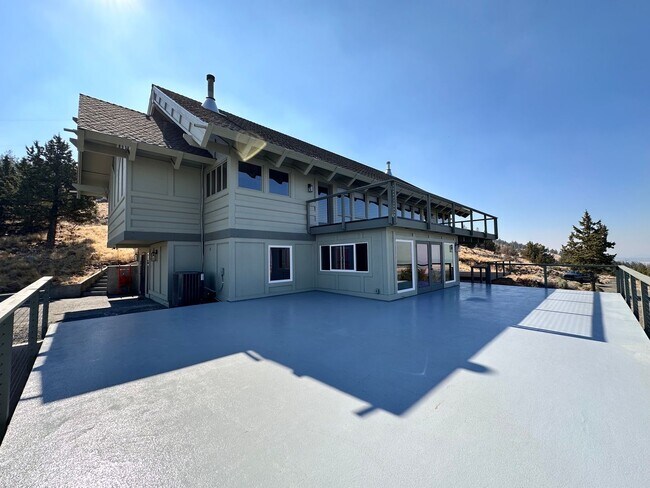 Building Photo - 10747 SW Mintken Ln