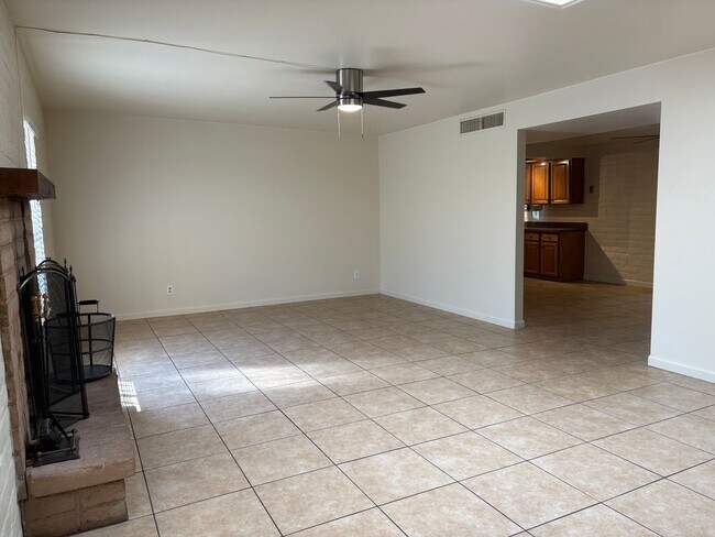 Building Photo - 7481 E Tamara Dr