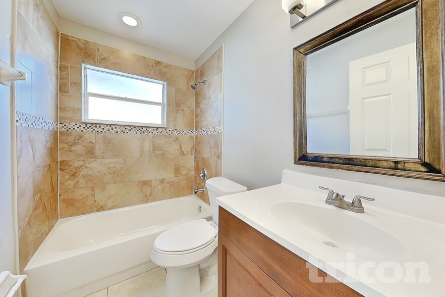 Building Photo - 2517 Clareside Dr