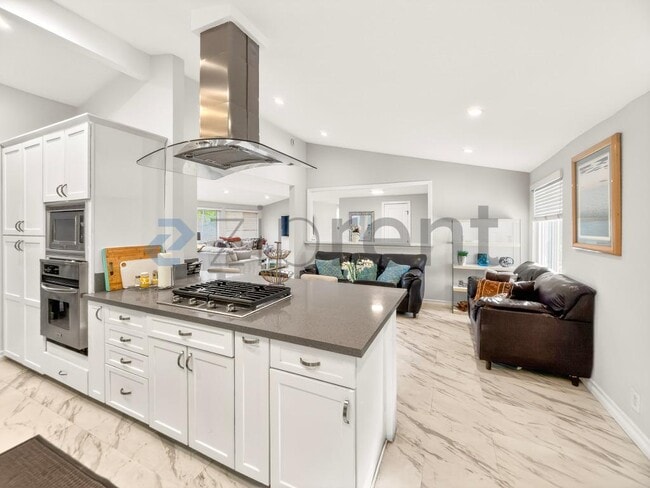 Building Photo - 20520 Rhoda St