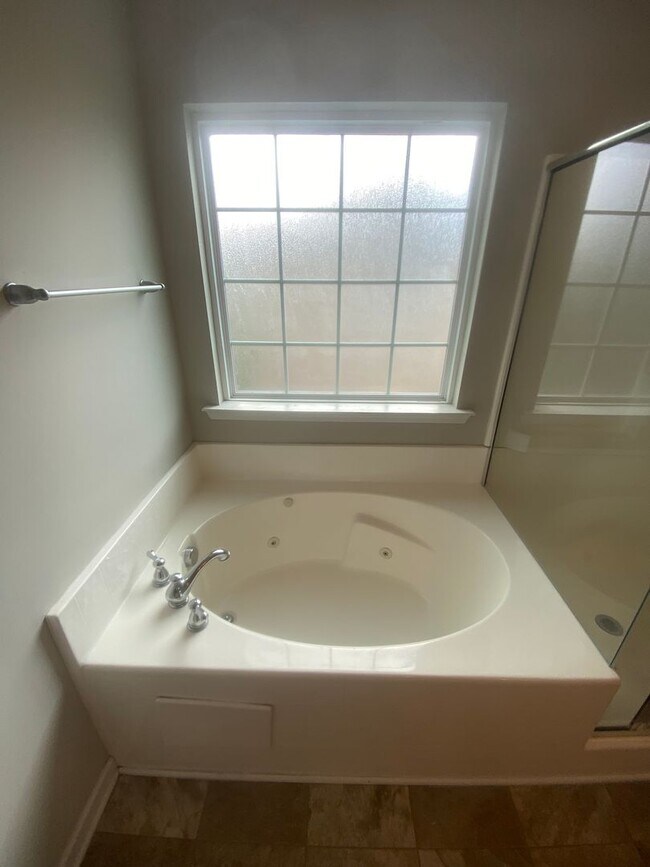 Building Photo - 4 Bedrooms 2.5 Baths in Richmond Hill, Available in 8/10/26!! Located in the sought-after Buckhea...