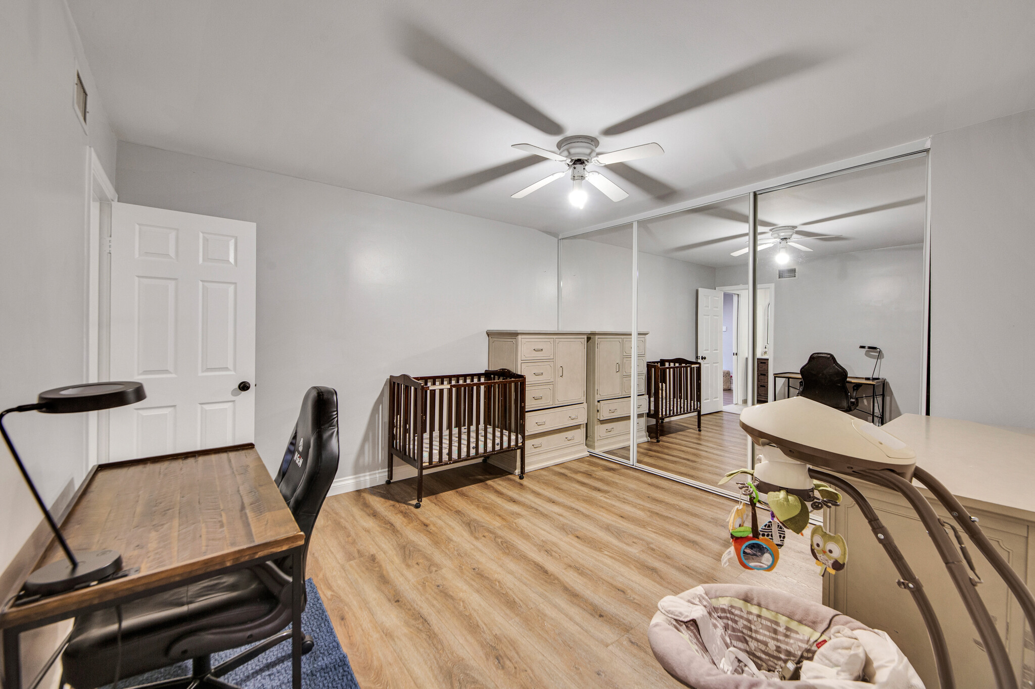 3rd bedroom being used as a study - 6908 Royer Ave