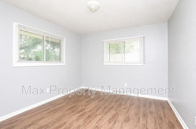 Building Photo - 3422 SW 8th St