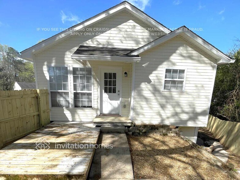 Building Photo - 911 Highland Terrace NE