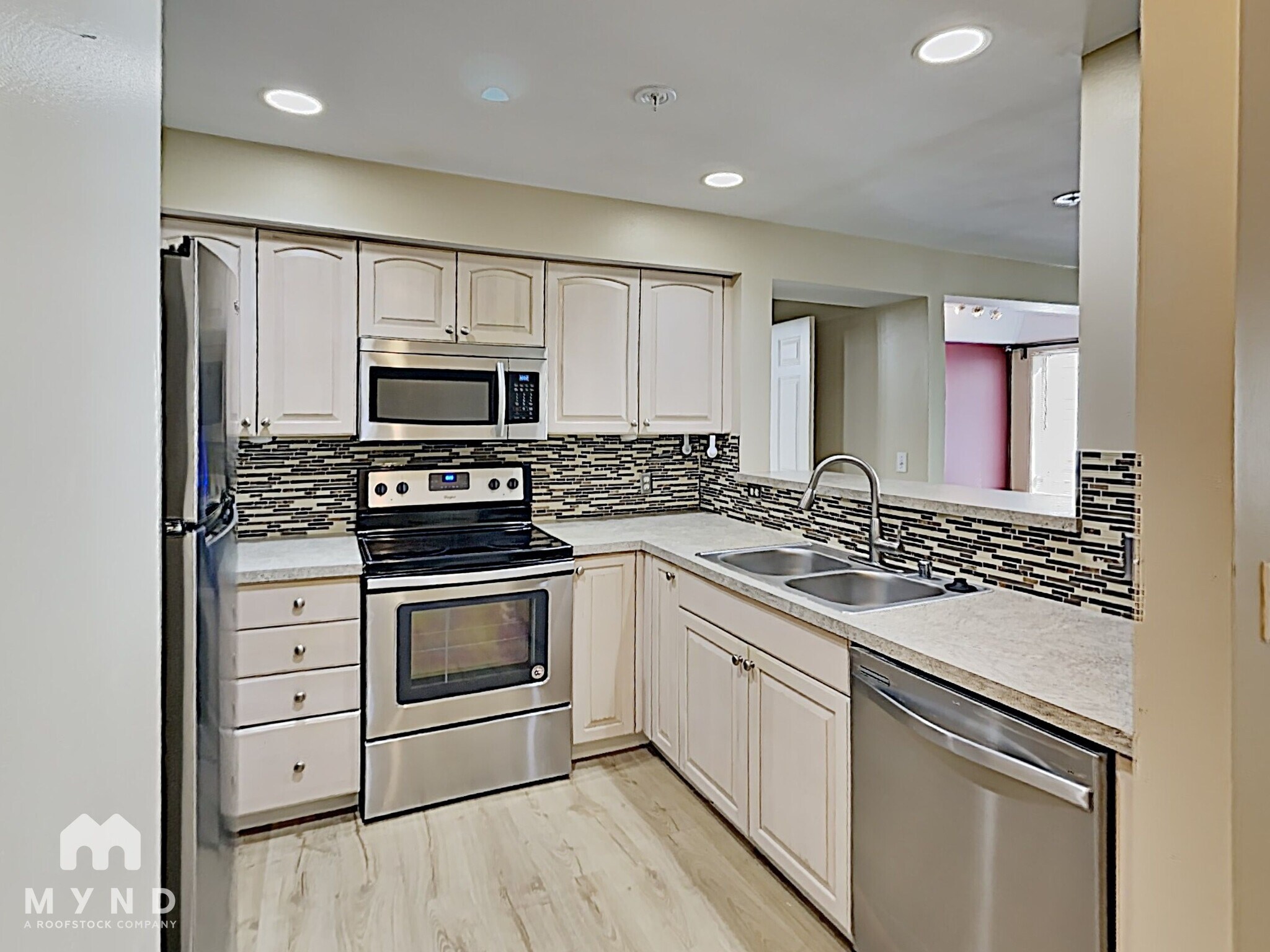 Building Photo - 2530 15th Ave W