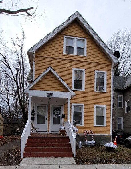 Primary Photo - 154 Read St