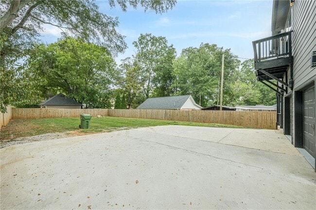 Building Photo - 34 Candler Rd NE