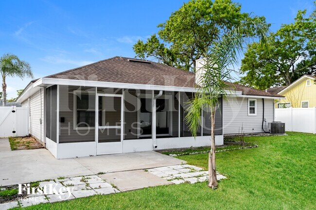 Building Photo - 12211 Rochford Ln