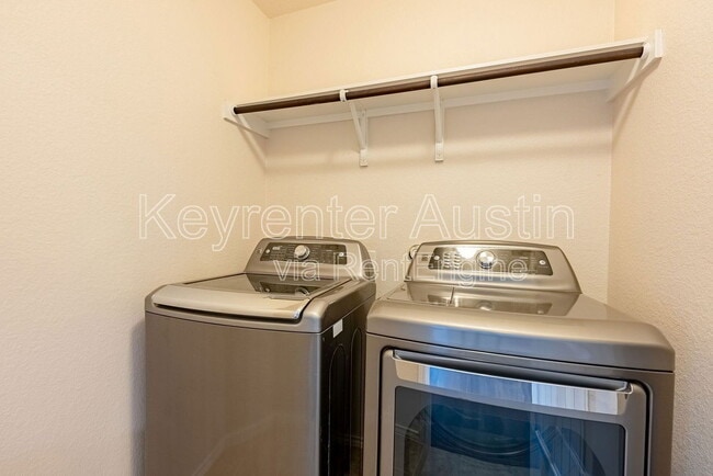 Building Photo - 10120 Crescendo Ln
