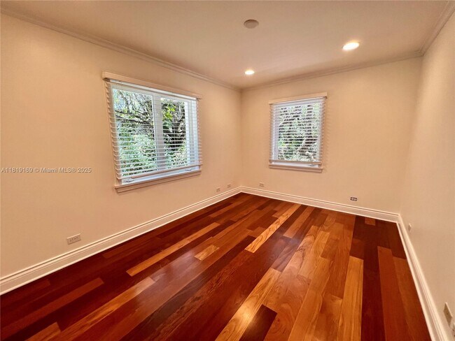 Building Photo - 6150 SW 92nd St