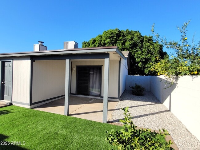 Building Photo - 2129 W Tyson St