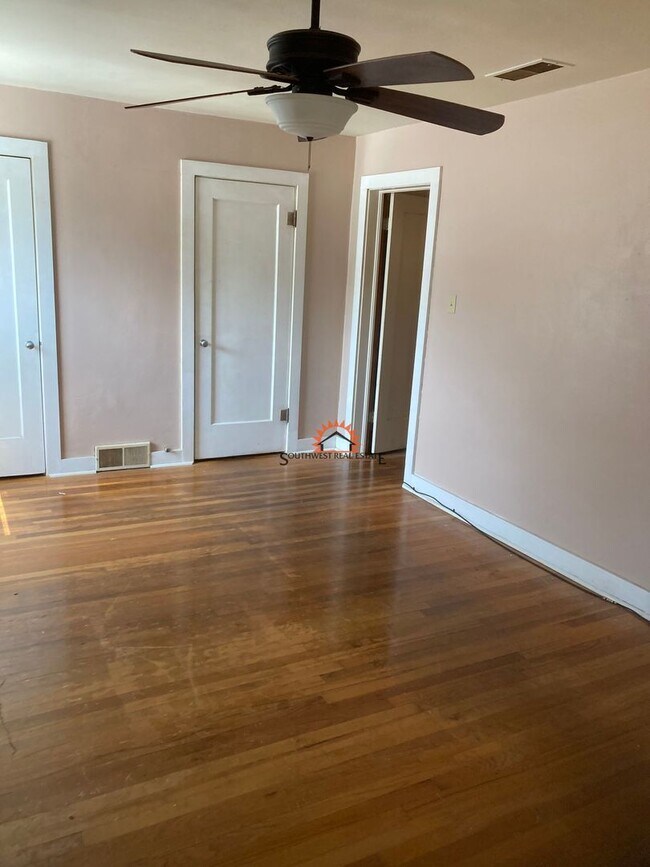 Building Photo - Charming 2 Bed 2 Bath home in Texico