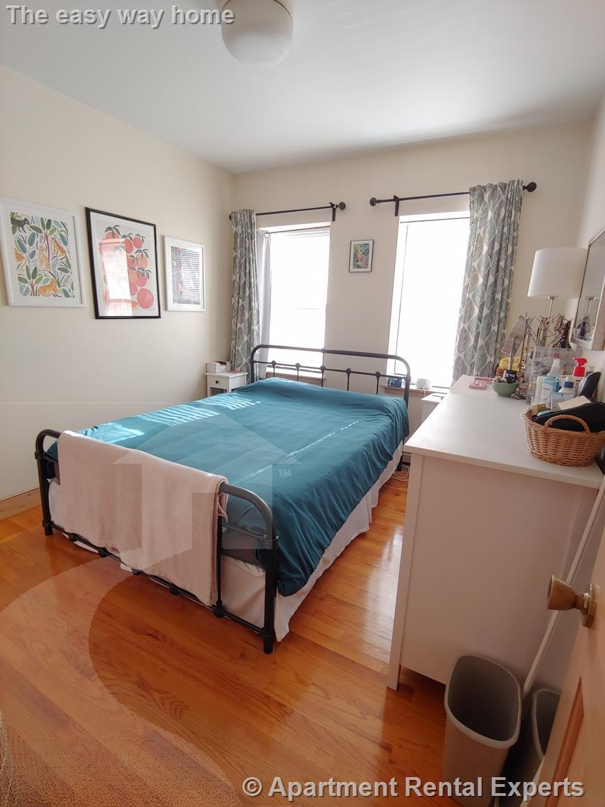 Building Photo - 43 Ivaloo St