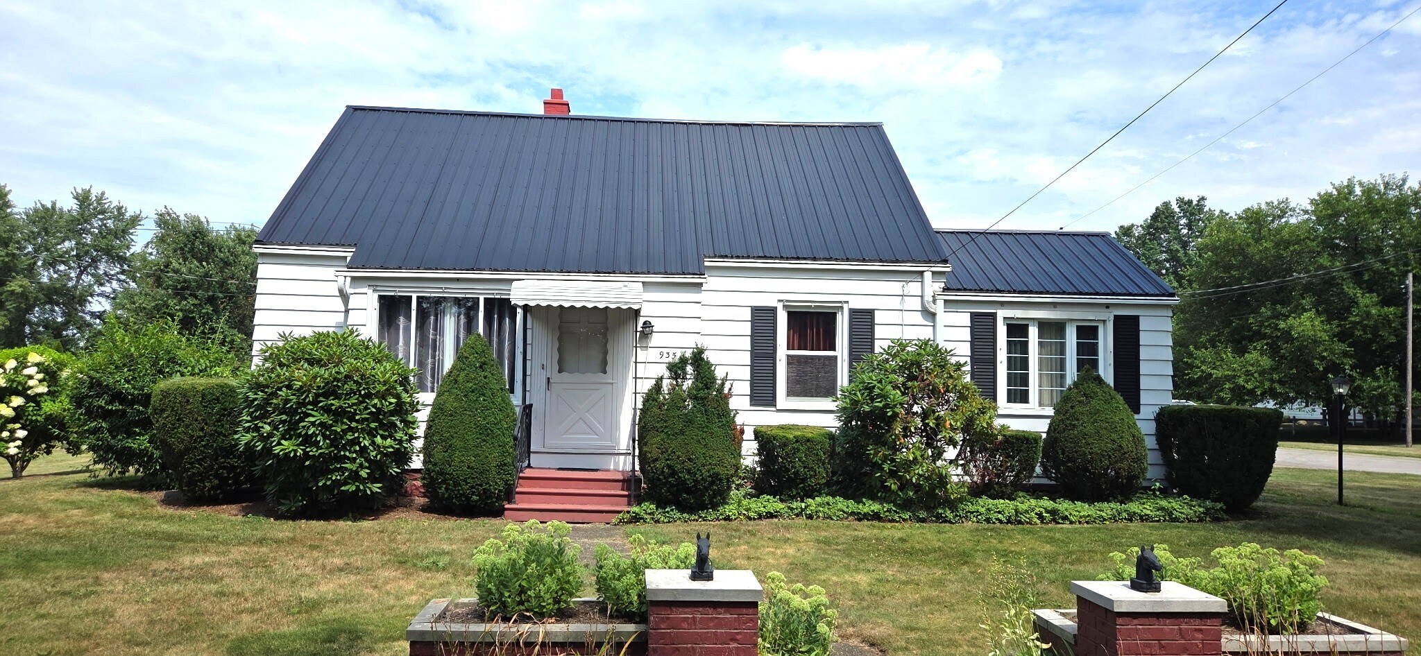 Building Photo - 935 Marshall Dr