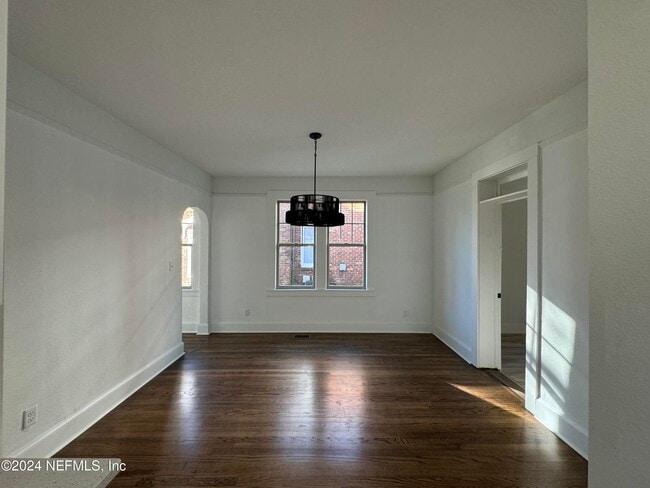 Building Photo - 2645 Dellwood Ave