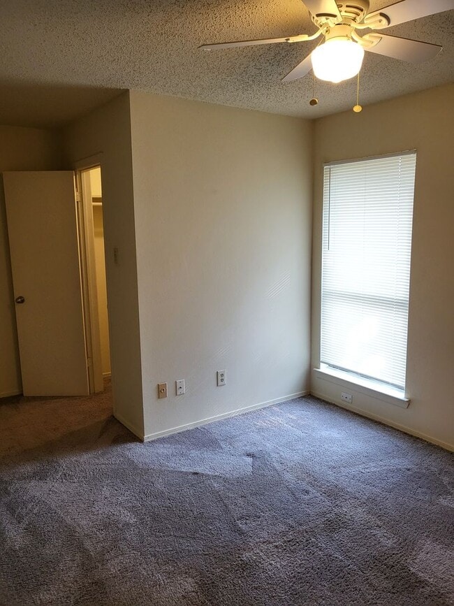 Building Photo - 808 Austin St