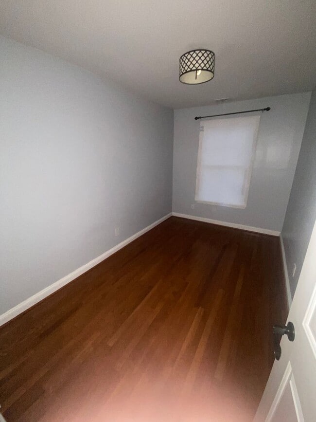 Building Photo - Beautiful 4 Bed, 3 Bath Ready For Rent!