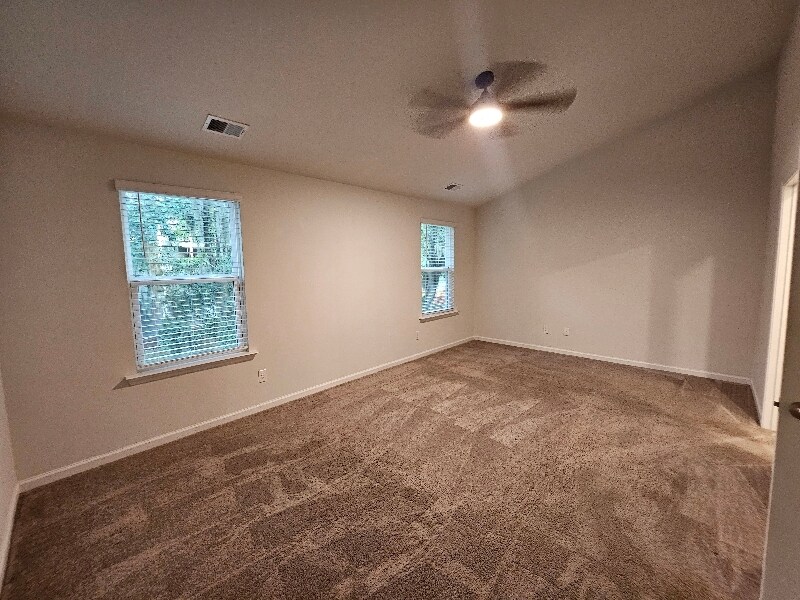 Building Photo - 4599 Palm View Cir