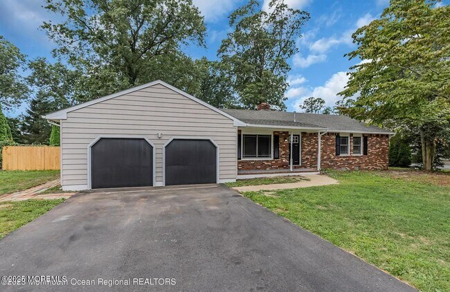 Building Photo - 821 Bay Ave