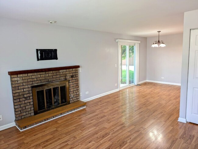 Building Photo - 1003 Manchester Ct