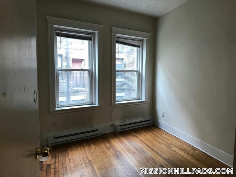 Building Photo - 883 Huntington Ave