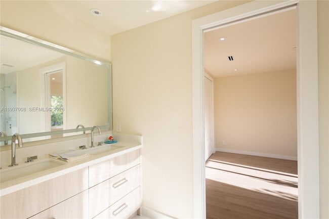 Building Photo - 4520 Sabal Palm Rd