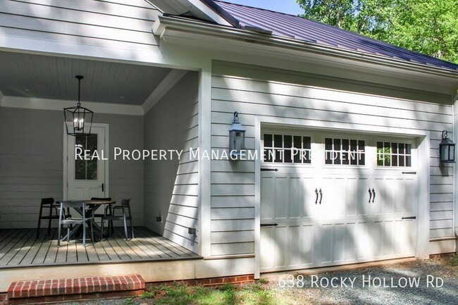 Building Photo - 638 Rocky Hollow Rd