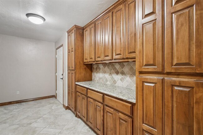 Building Photo - 10516 NW 16th St