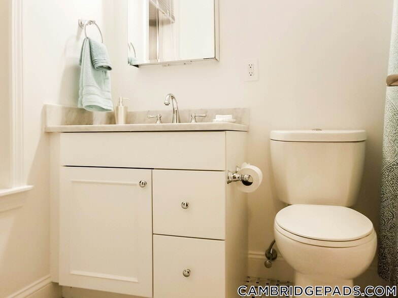 Building Photo - 15 Langdon St