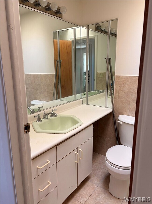 Building Photo - 141 Draden Ln