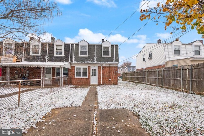 Building Photo - 2015 Dineen Dr