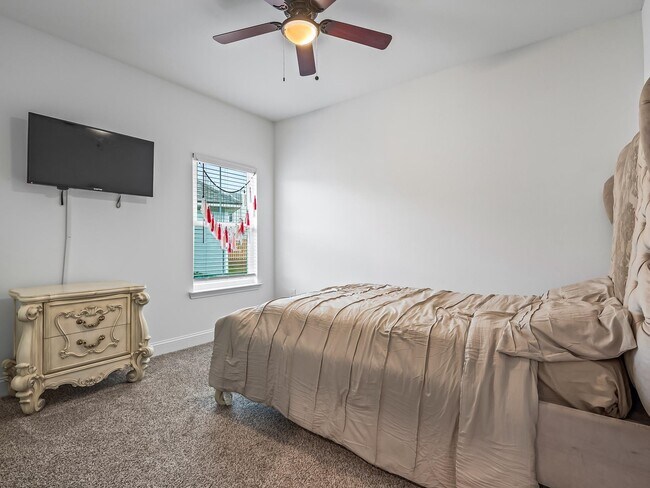 Building Photo - 15 Arden Rd