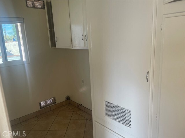 Building Photo - 1028 W 8th St